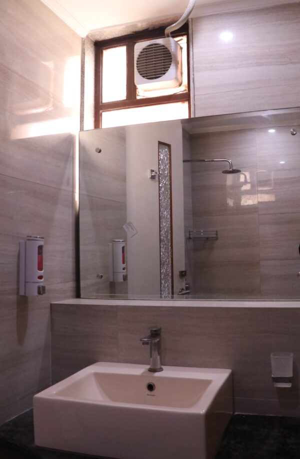 Guest House Deluxe - Image 4